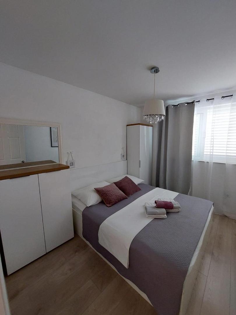 Apartment With Sea View In A1