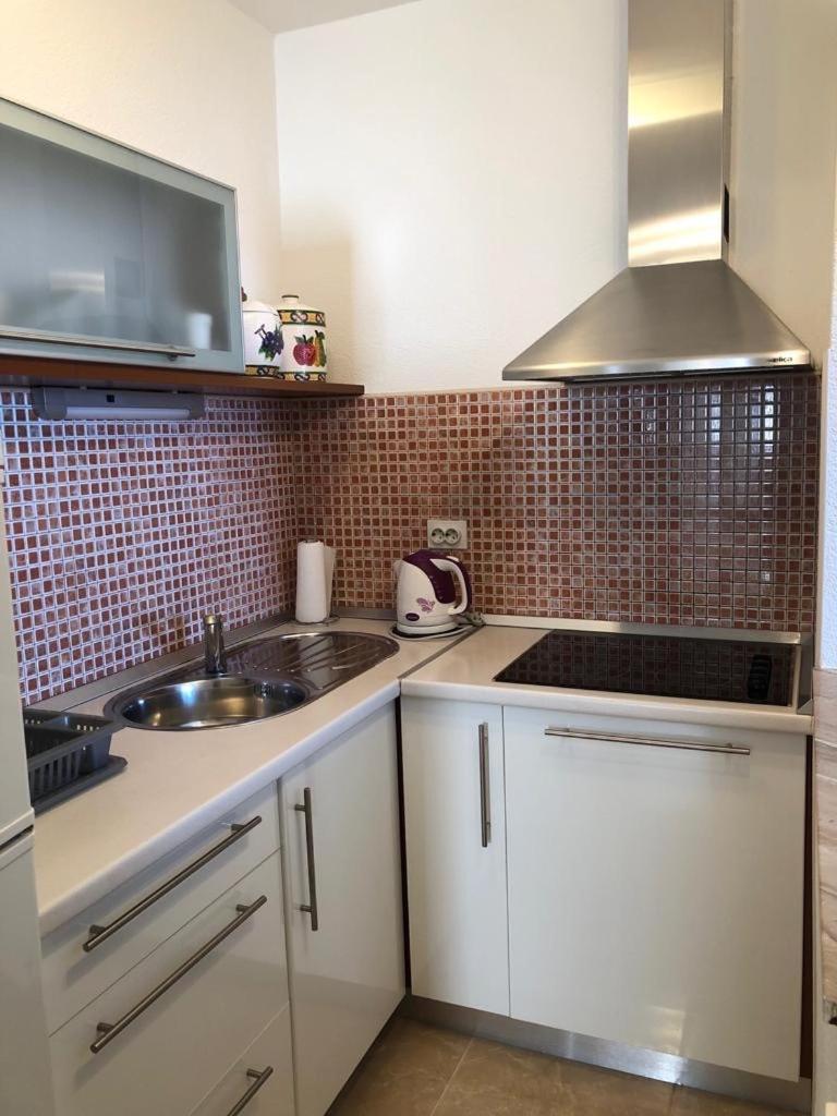 Apartment With Sea View In A1